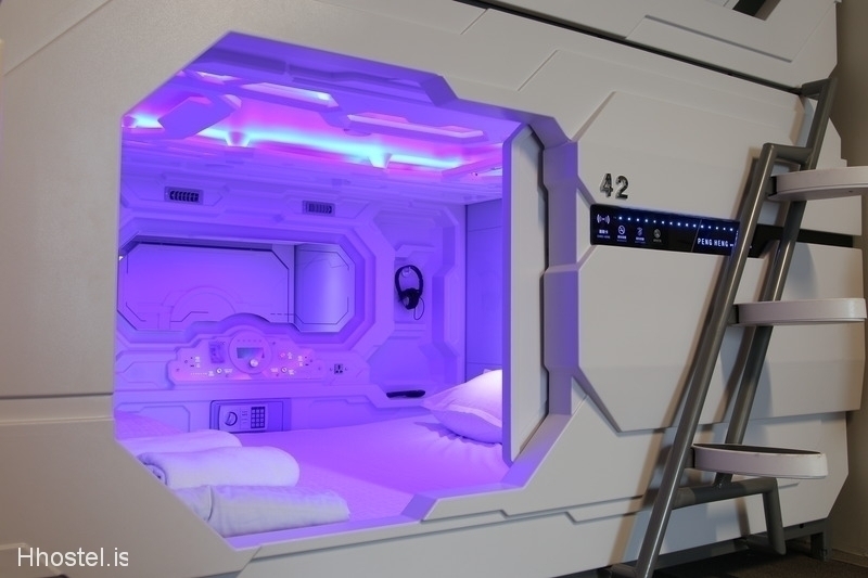 Capsule bed in the Hostel - hhostel.is